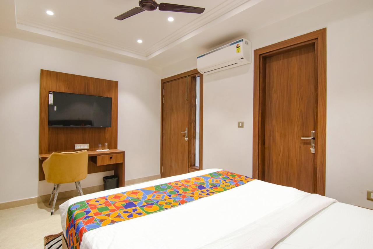 Fabhotel La Serene Bnb- Ashok Vihar New Delhi Exteriör bild