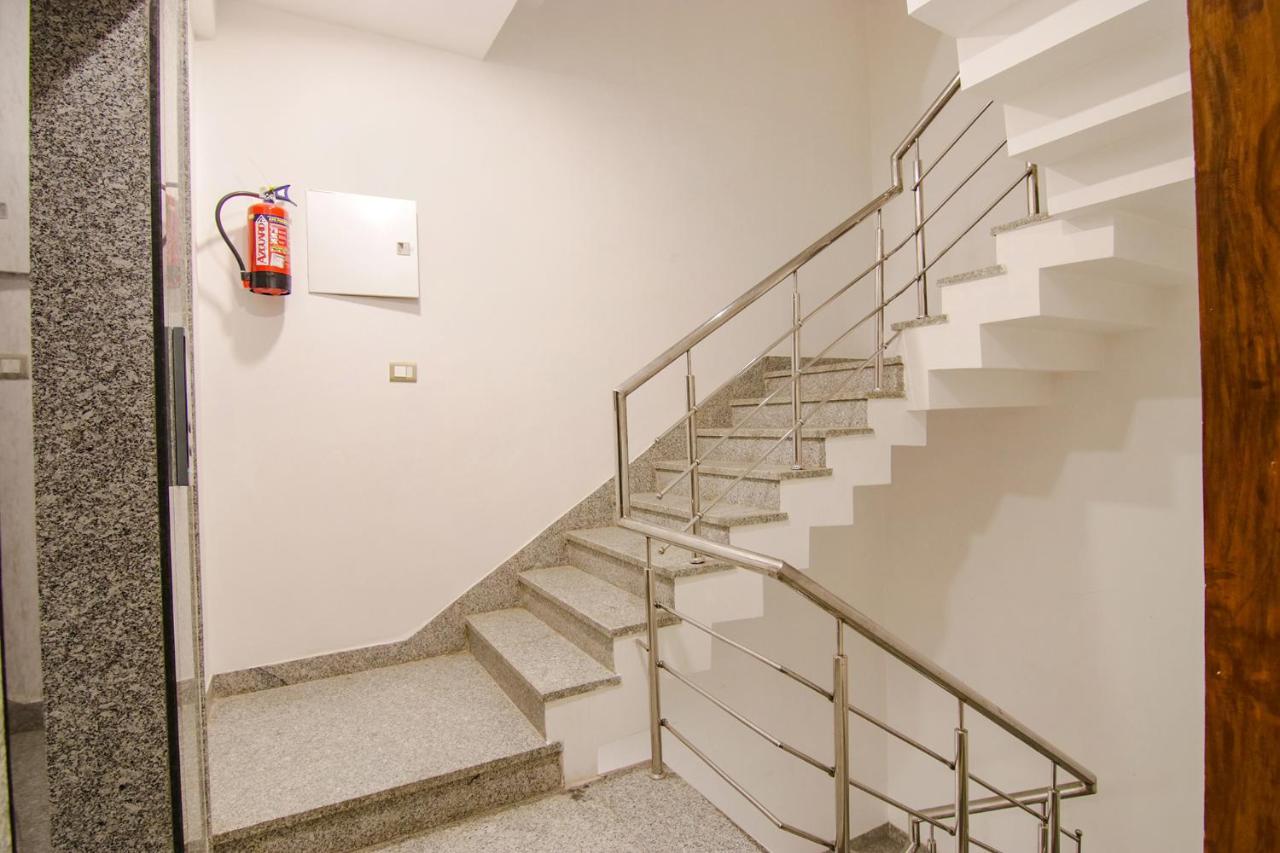 Fabhotel La Serene Bnb- Ashok Vihar New Delhi Exteriör bild